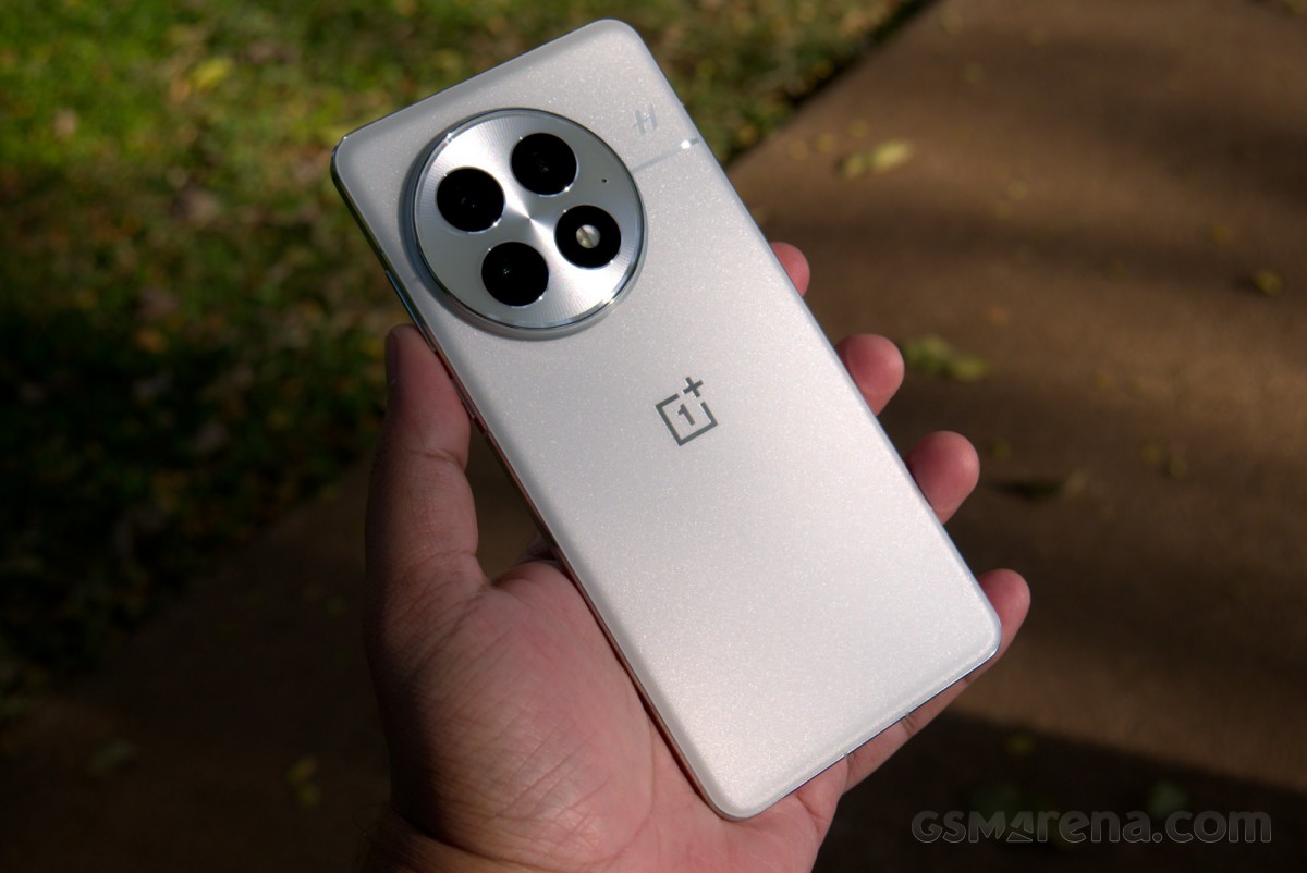 OnePlus 13 and OnePlus 13R in for review