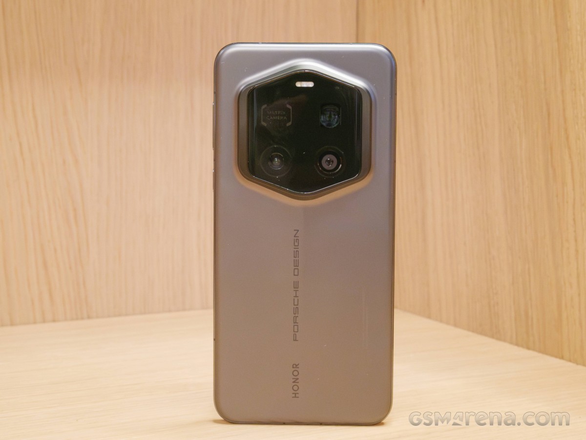 Honor Magic7 RSR Porsche Design hands-on