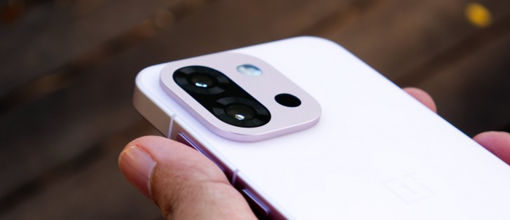 OnePlus 13s hands-on review - GSMArena.com tests - KooWorldFix